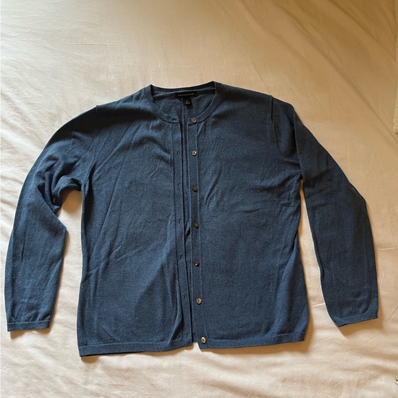 Land's End Button down Ladies Cardigan Sweater Size Medium (10-12) - Picture 4 of 16